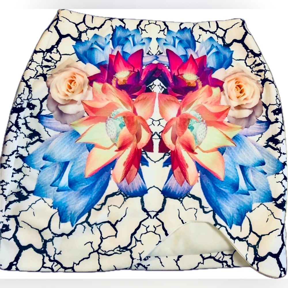 Tobi Small White Abstract w/ Multi Color Floral Print Mini Skirt Pink Blue Slit